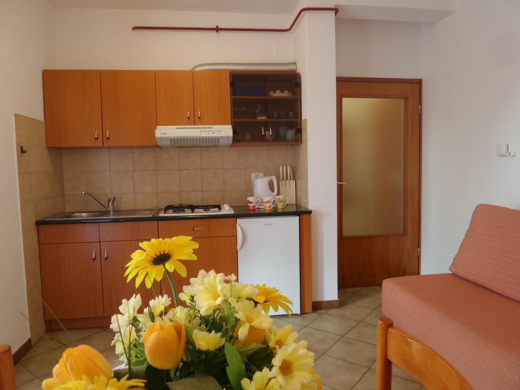 Apartmani Lina 우마그 외부 사진