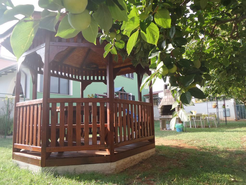 Apartmani Lina 우마그 외부 사진