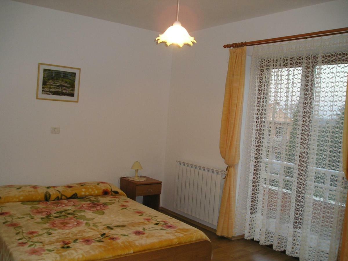 Apartmani Lina 우마그 외부 사진